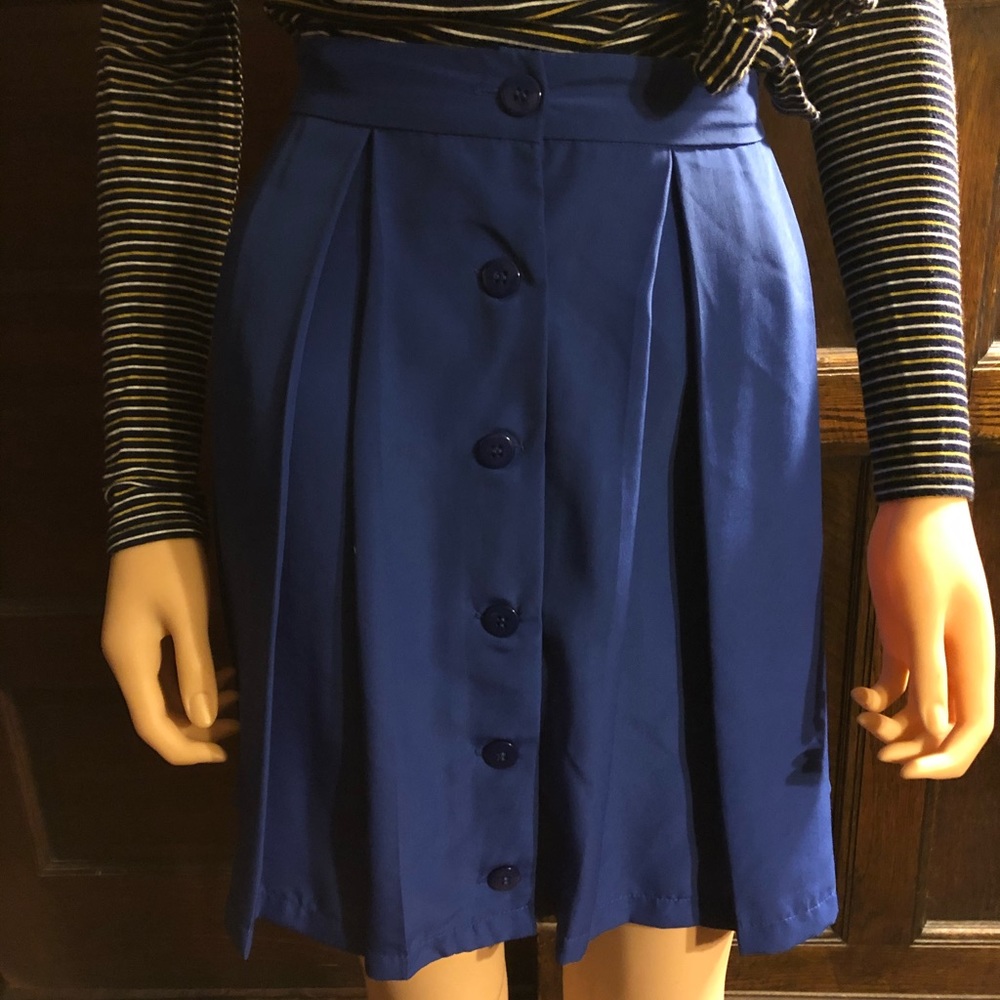 Pleated skirt